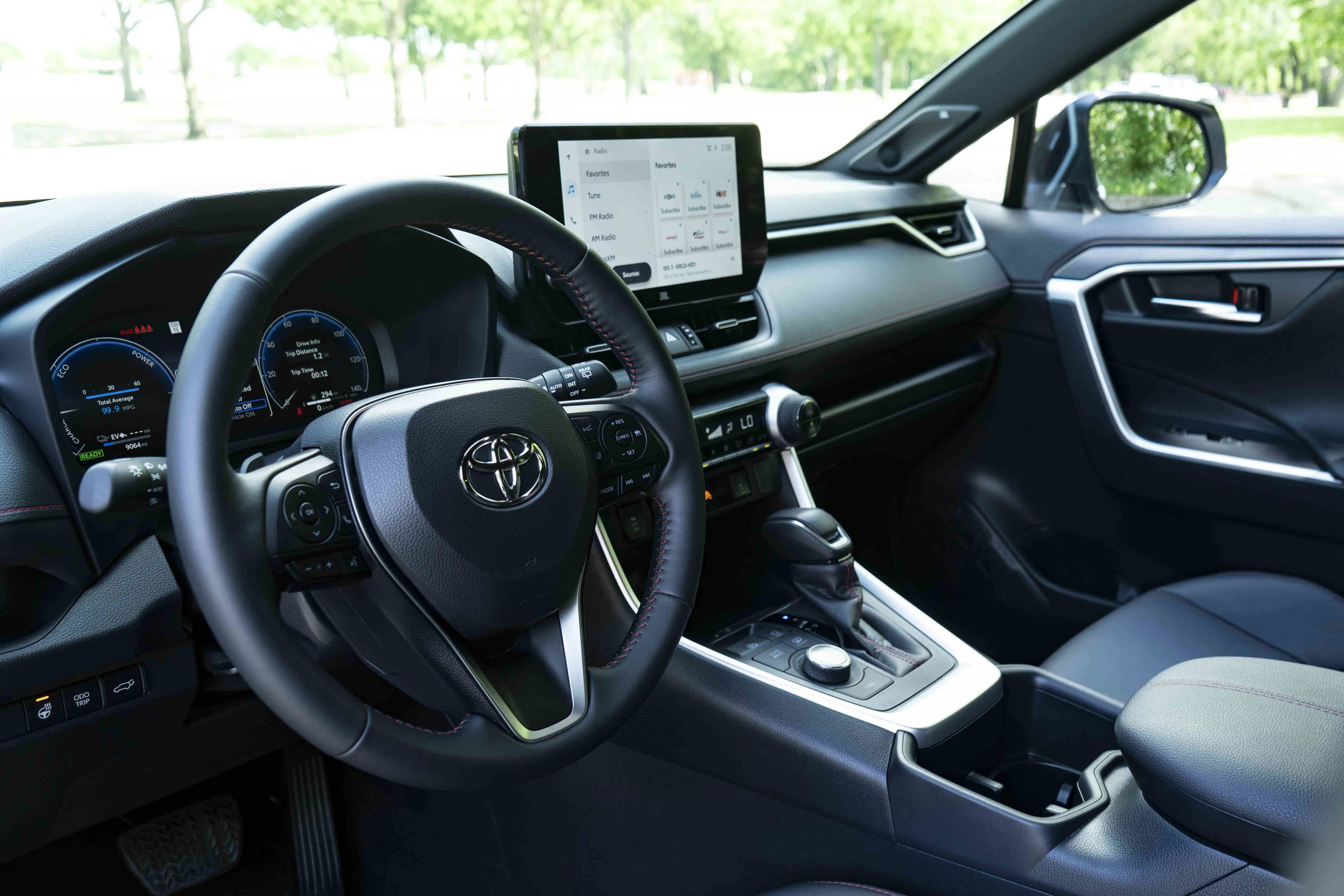 Used 2025 Toyota RAV4 XSE w/ Weather Package image 16