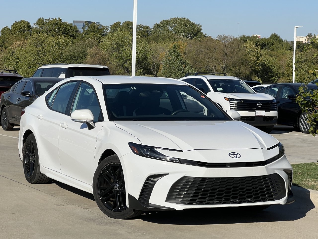 Used 2026 Toyota Camry SE FWD image 1
