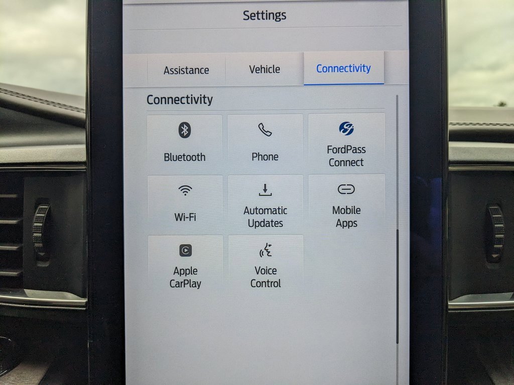 Used 2020 Ford Explorer Platinum w/ Premium Technology Package image 30