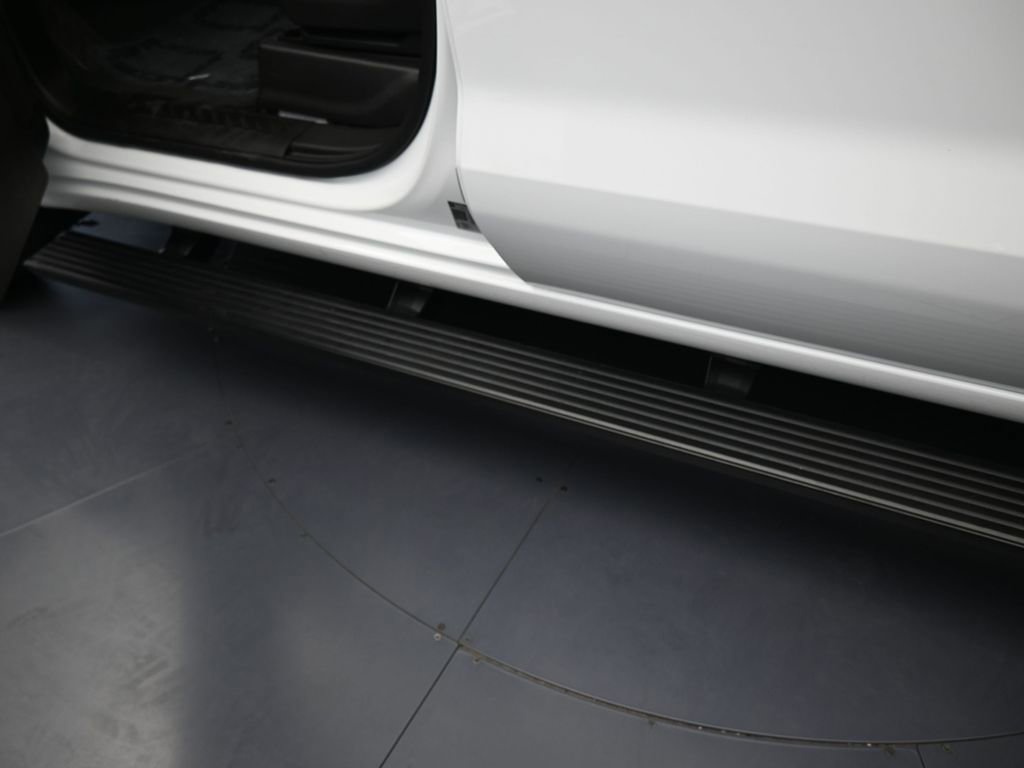 Used 2025 Chevrolet Silverado 1500 Custom image 34