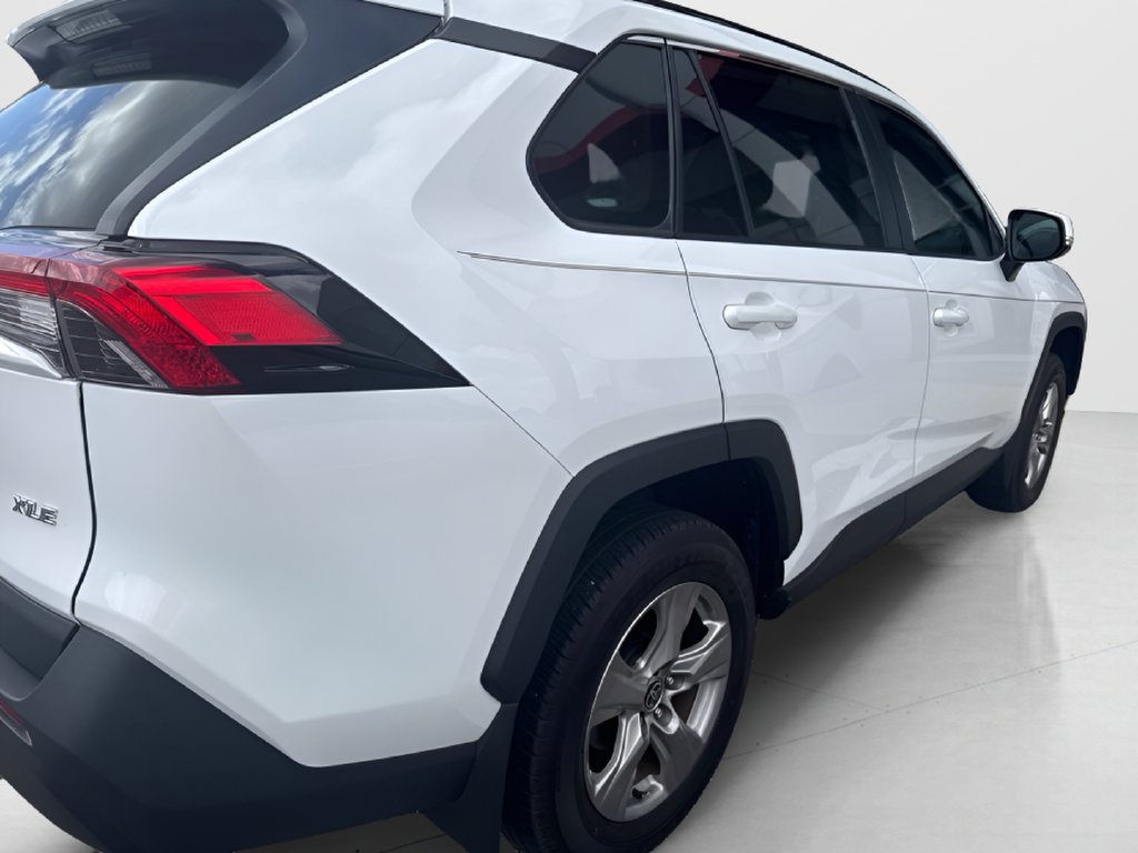 Used 2025 Toyota RAV4 XLE w/ Convenience Package FWD image 4
