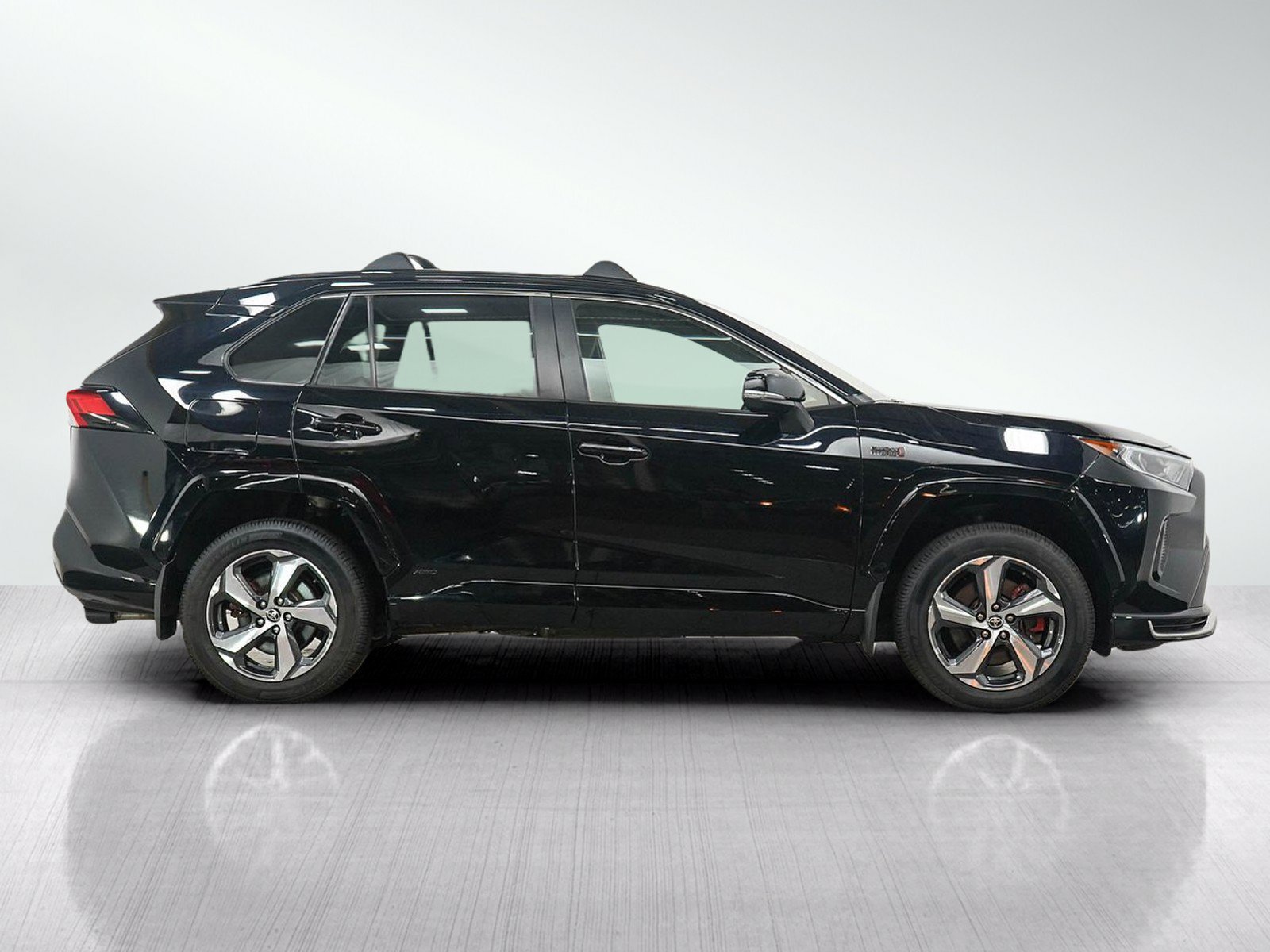 Used 2021 Toyota RAV4 SE w/ Weather & Moonroof Package AWD/4WD image 6