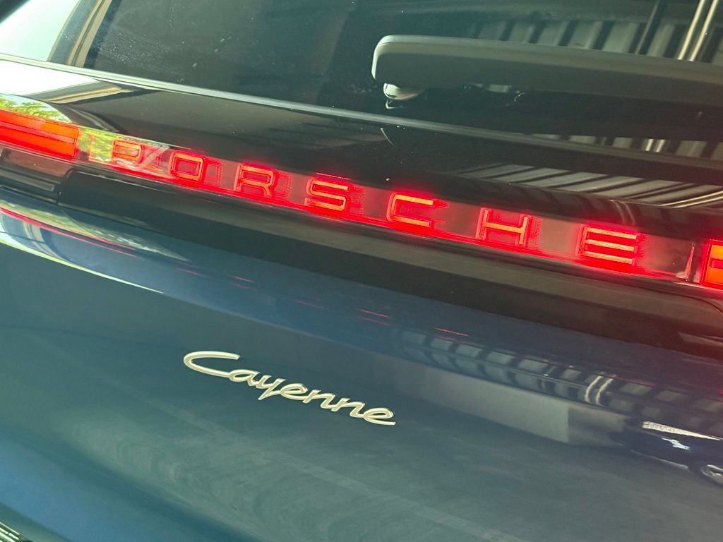 New 2026 Porsche Cayenne Electric AWD/4WD image 13