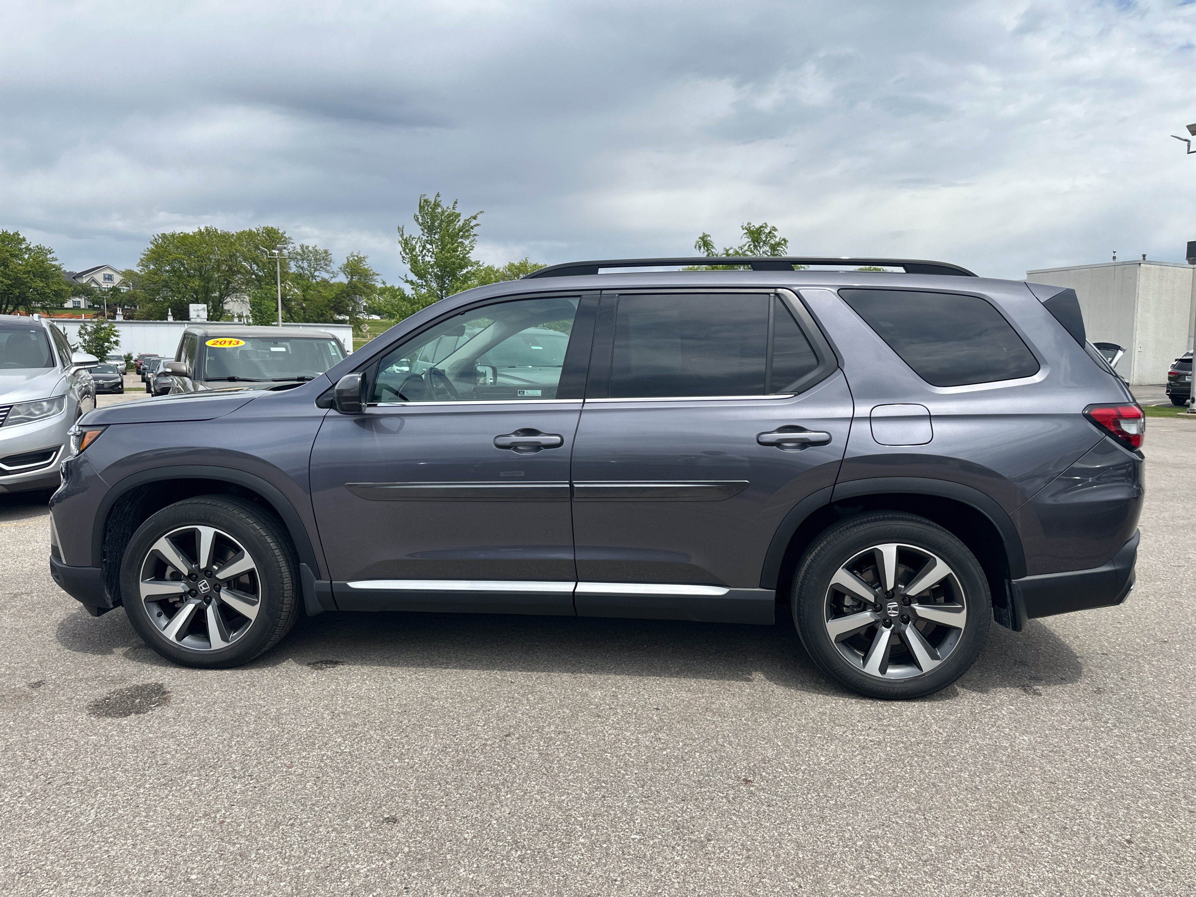 Used 2023 Honda Pilot Touring image 6