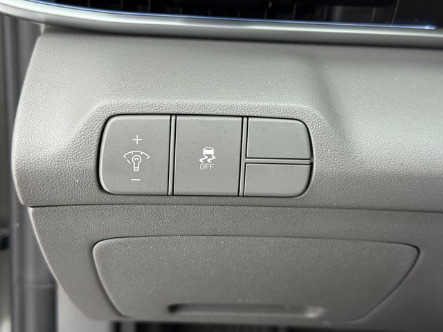 Used 2024 Hyundai Elantra SEL w/ Convenience Package image 9