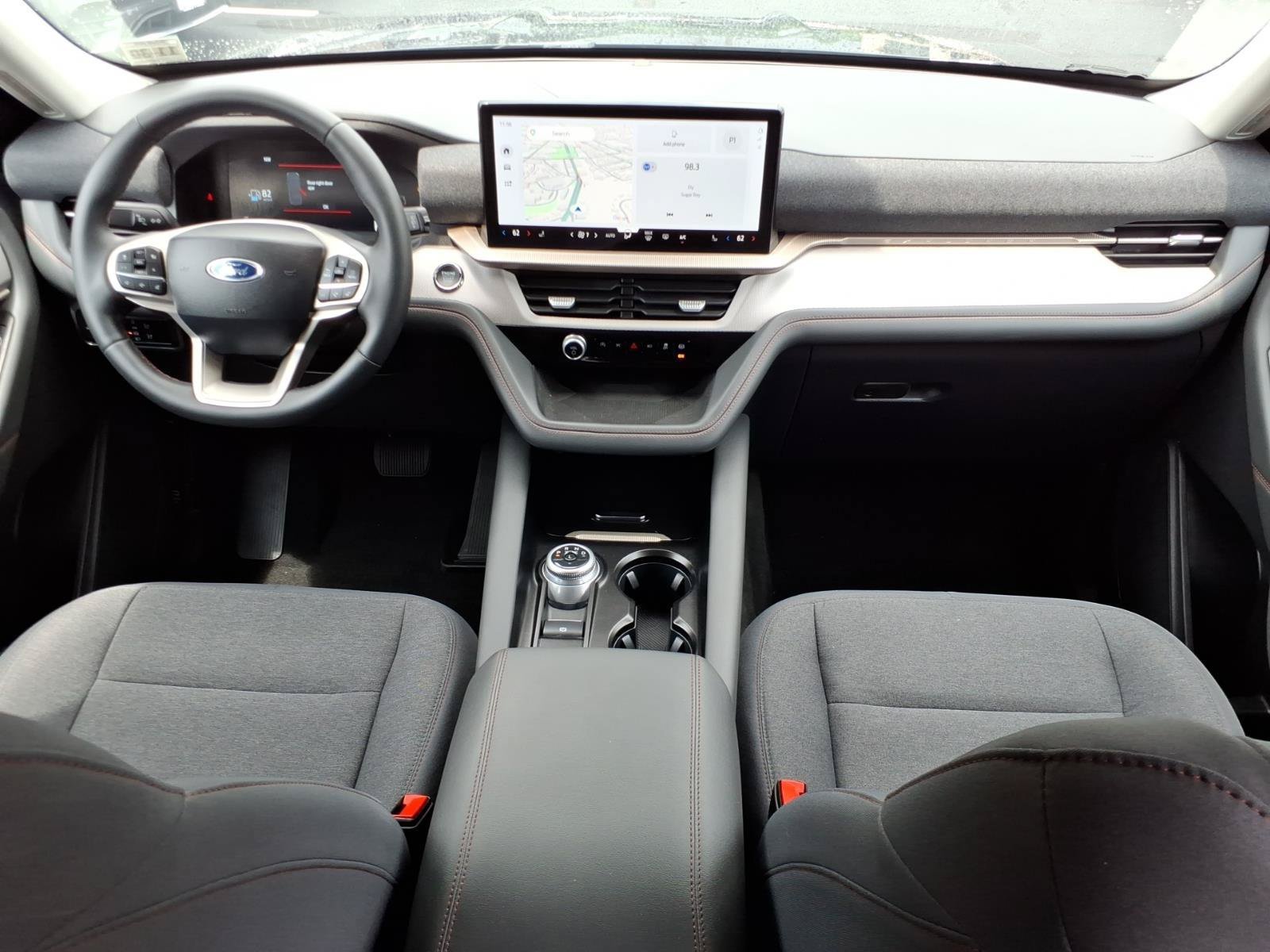 Used 2025 Ford Explorer Active AWD/4WD image 14
