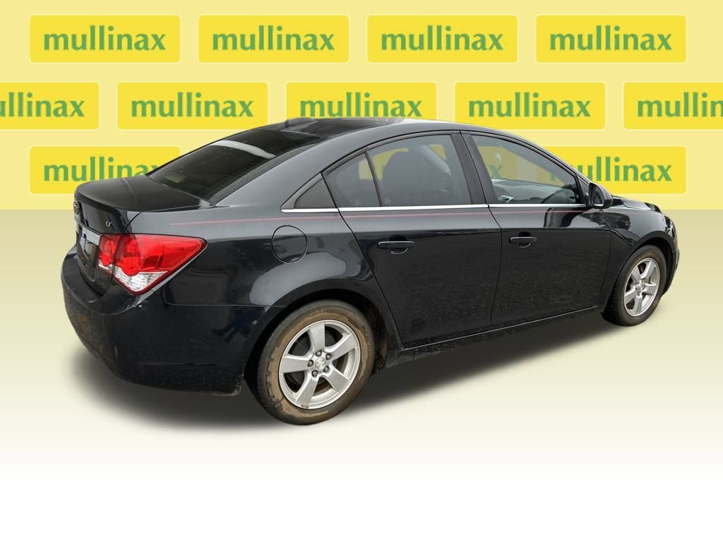 Used 2016 Chevrolet Cruze LT image 2