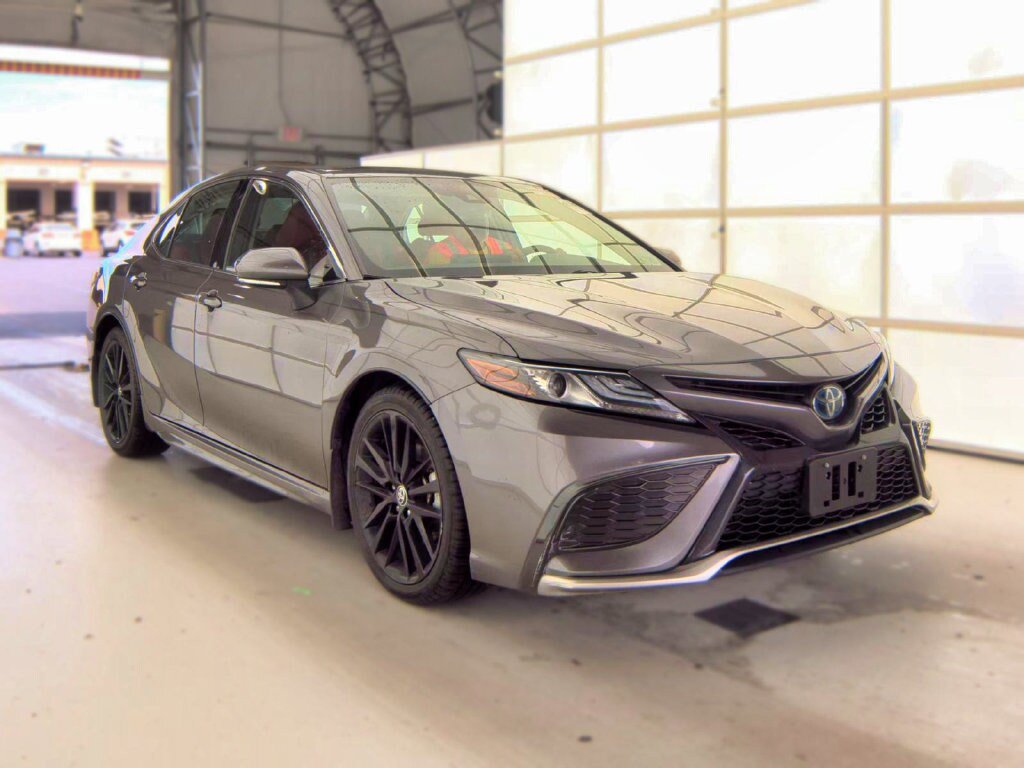 Used 2022 Toyota Camry XSE w/ Cold Weather Package FWD image 5
