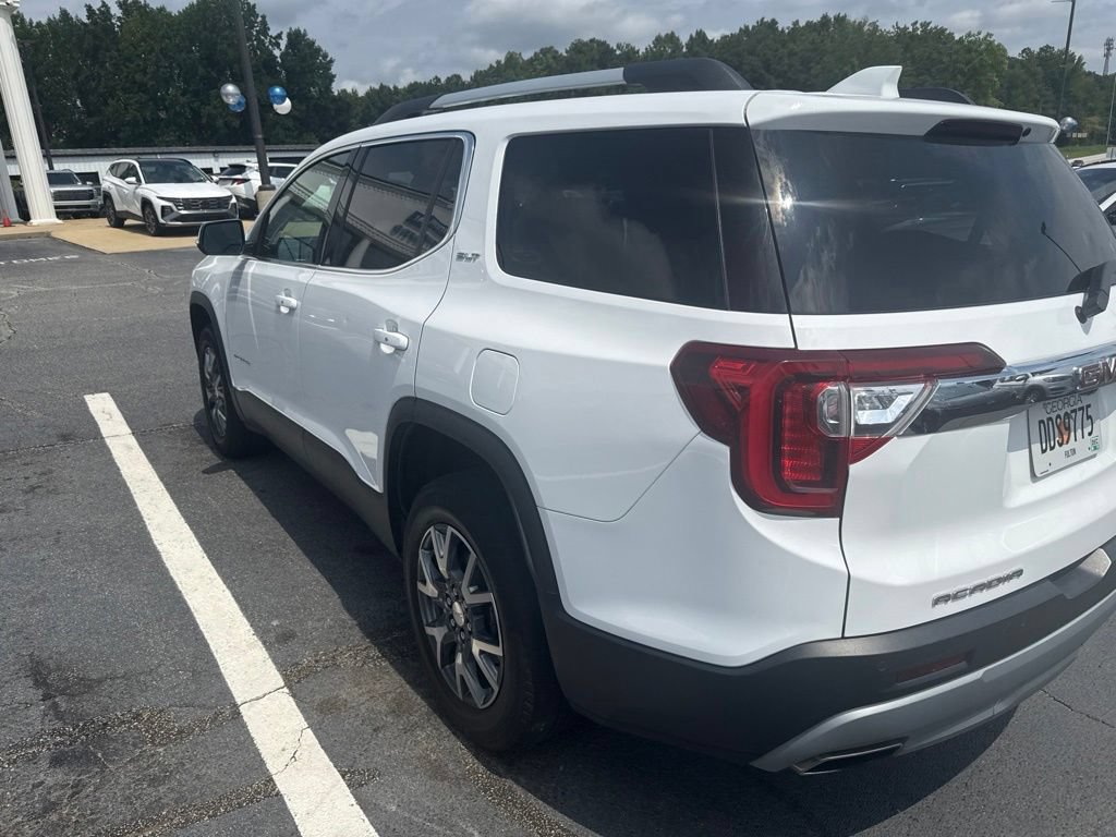 Used 2023 GMC Acadia SLT FWD image 2