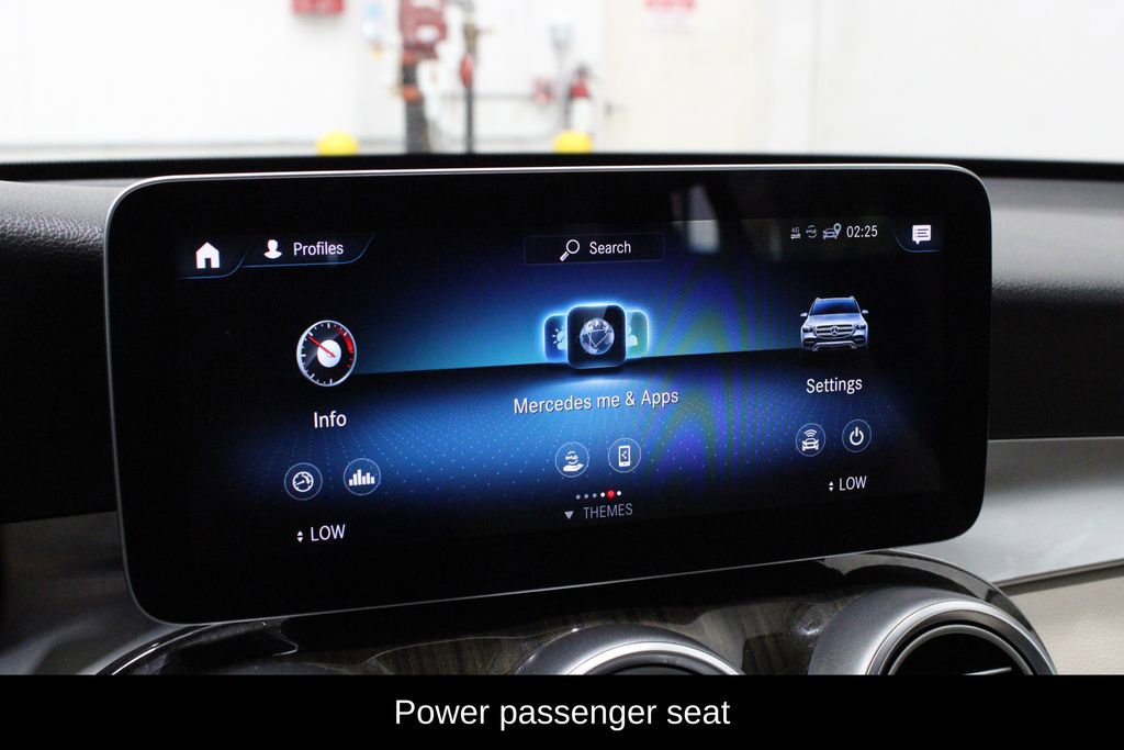 Used 2020 Mercedes-Benz GLC 300 4MATIC image 32