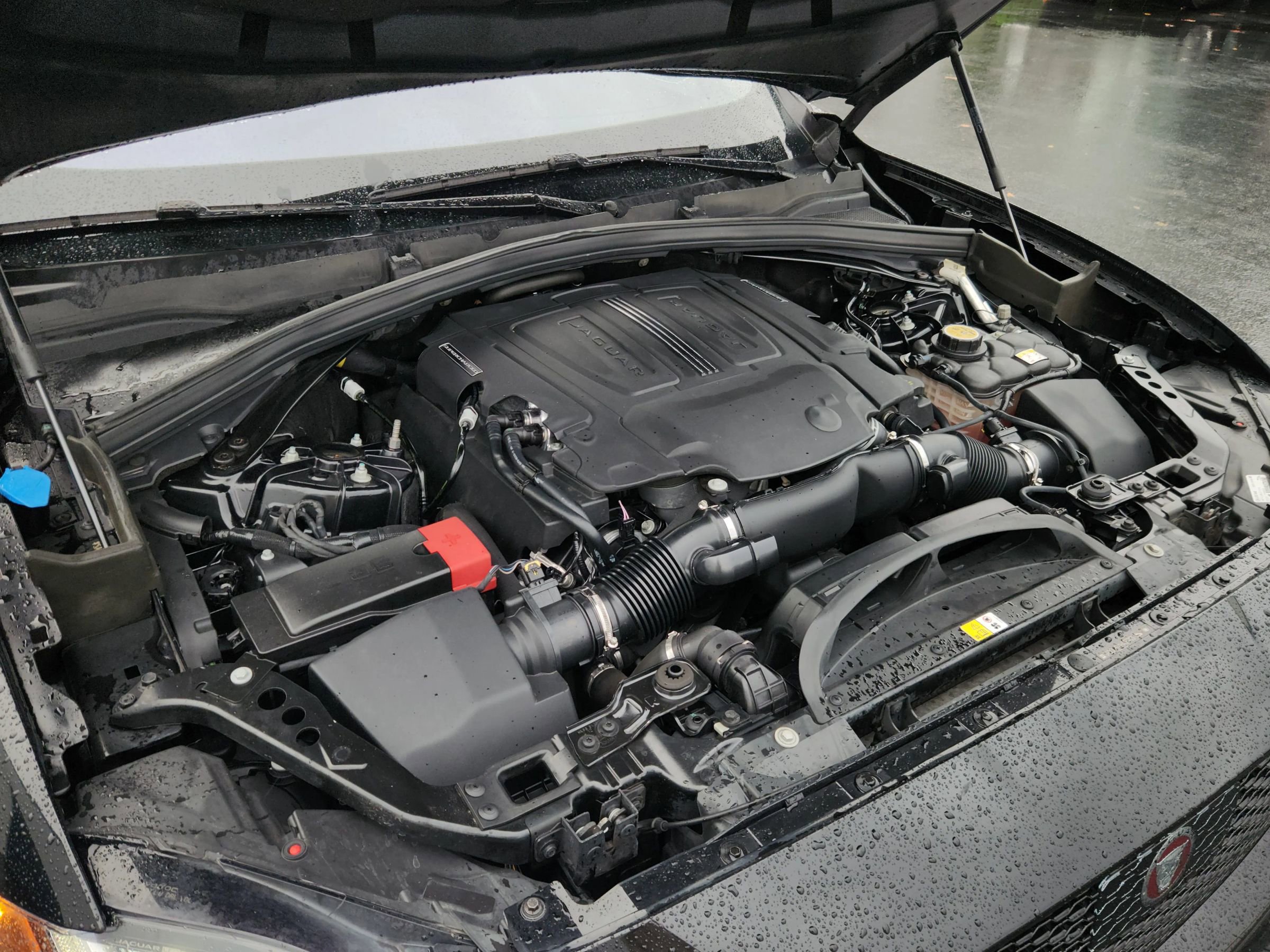 Used 2017 Jaguar F-PACE R-Sport image 23