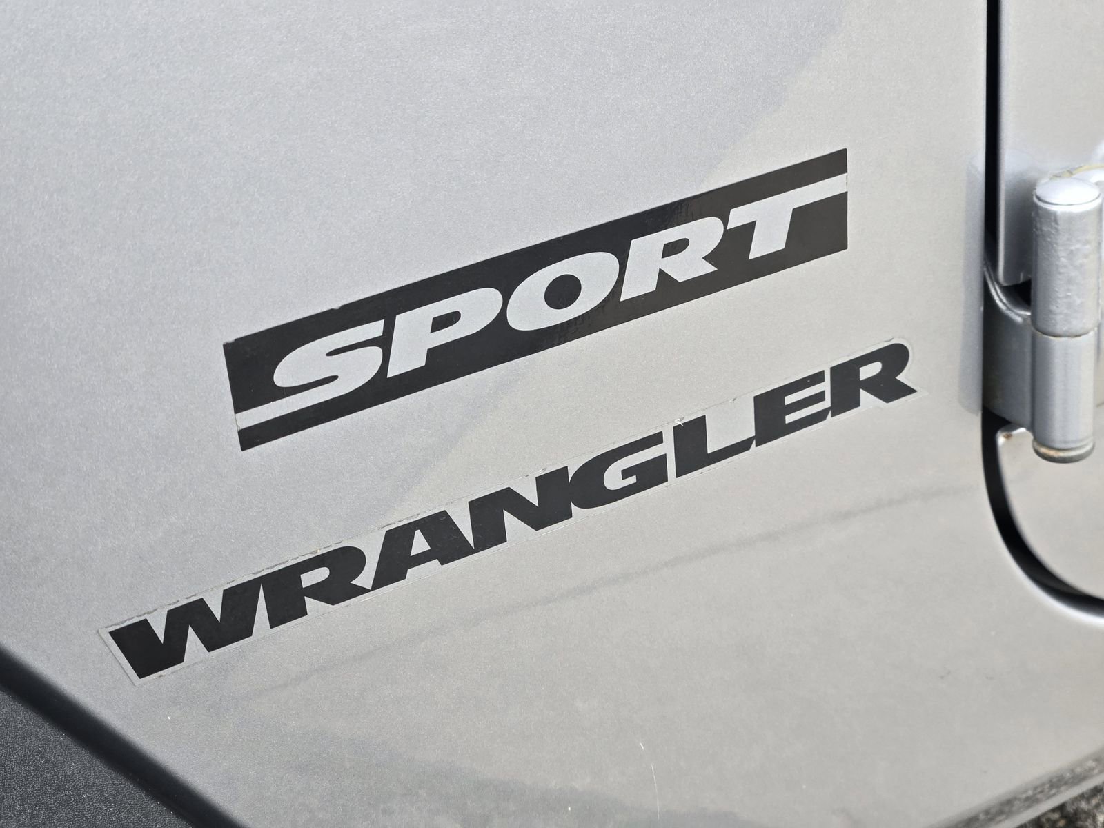 Used 2015 Jeep Wrangler Sport w/ Connectivity Group AWD/4WD image 12
