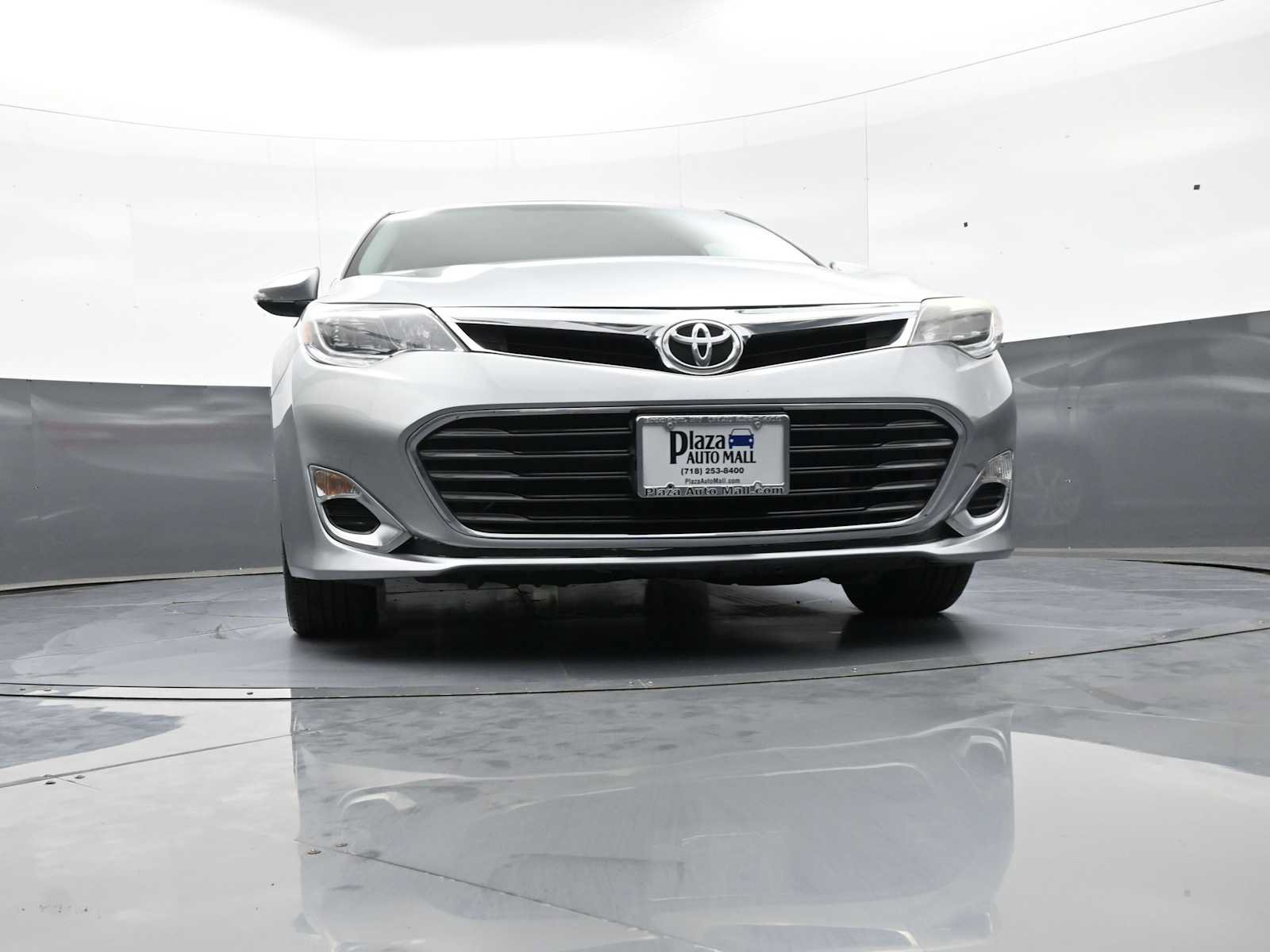 Used 2015 Toyota Avalon XLE FWD image 25