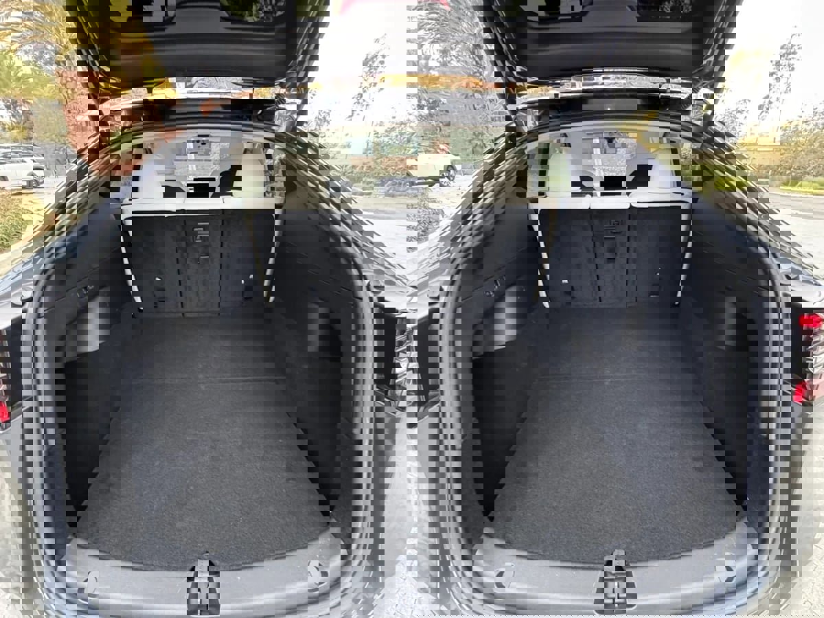 Used 2023 Tesla Model Y Long Range image 32