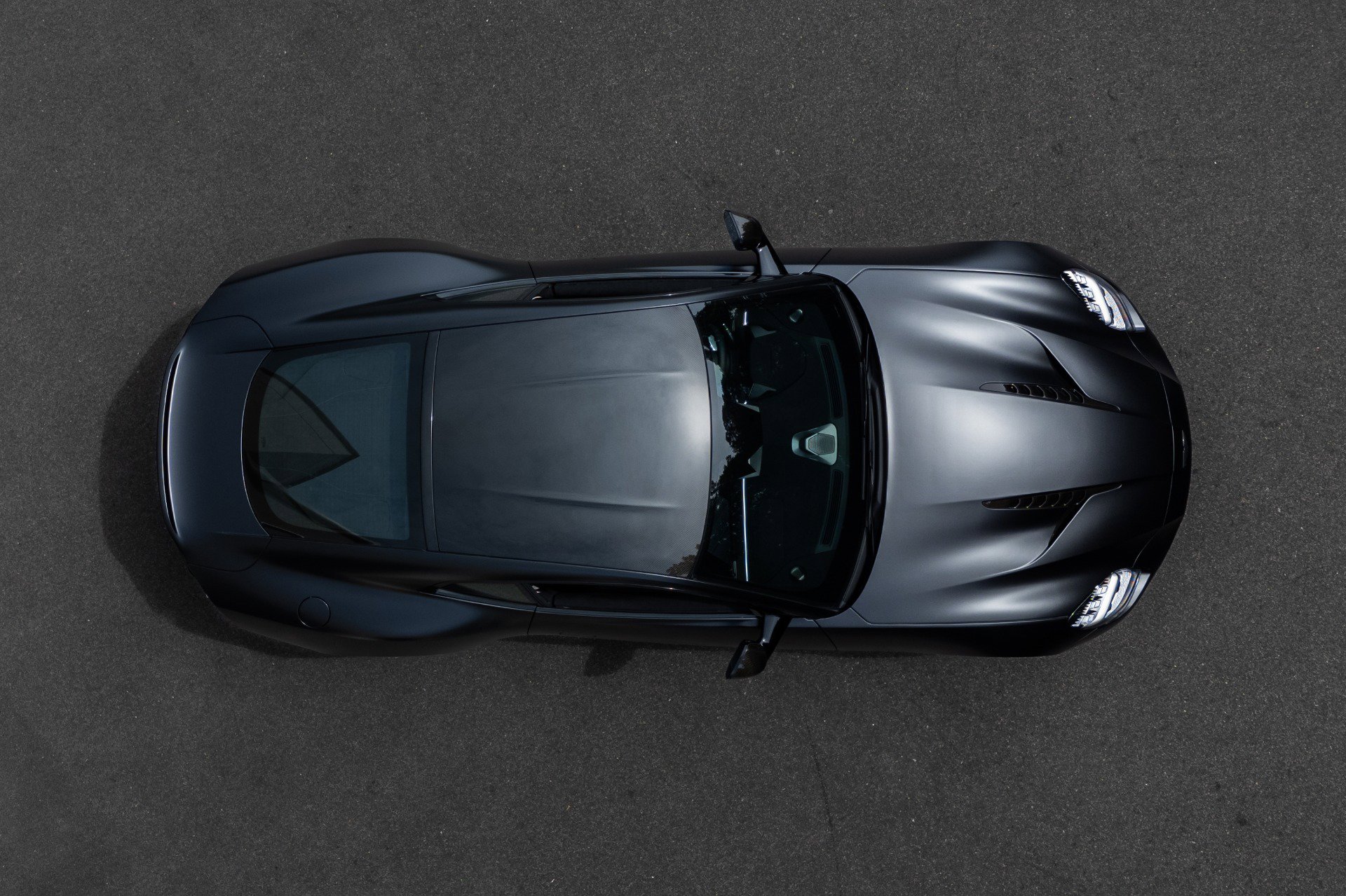Used 2025 Aston Martin Vanquish image 45