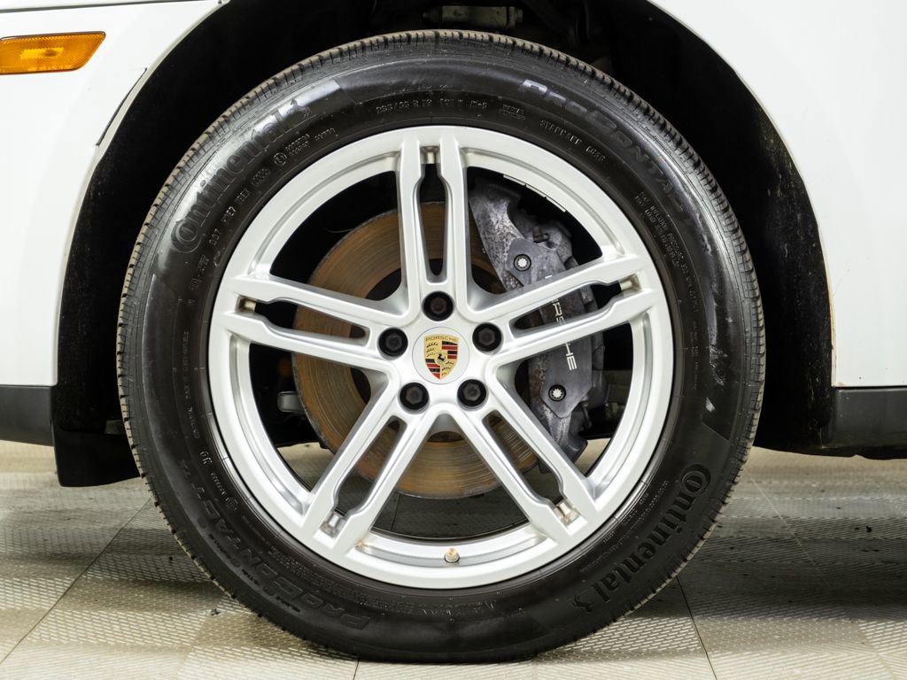 Certified 2023 Porsche Macan Turbo image 39