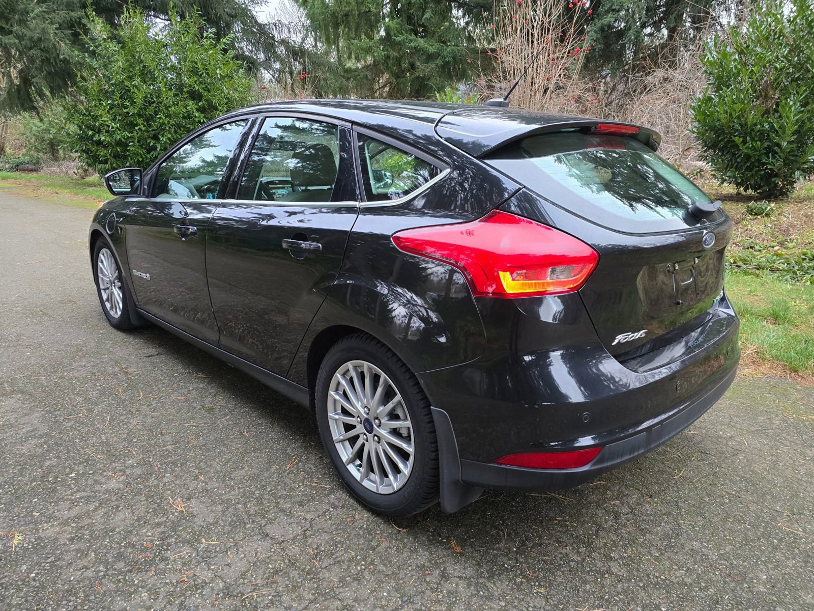 Used 2015 Ford Focus Electric Hatchback w/ Exterior Protection Package image 3