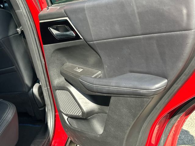 Used 2023 Mitsubishi Outlander 4WD Plug-In Hybrid image 32