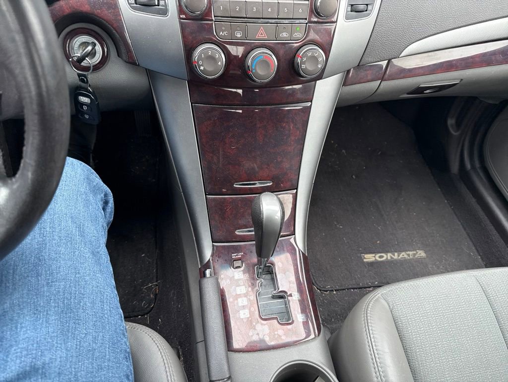 Used 2009 Hyundai Sonata SE FWD image 12