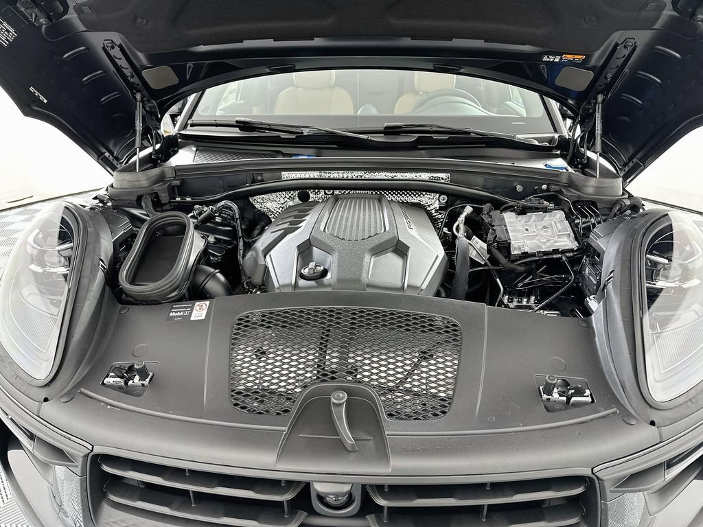 New 2026 Porsche Macan AWD/4WD image 32