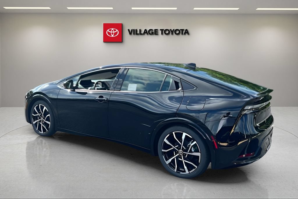 New 2026 Toyota Prius Plug-In Hybrid FWD image 3