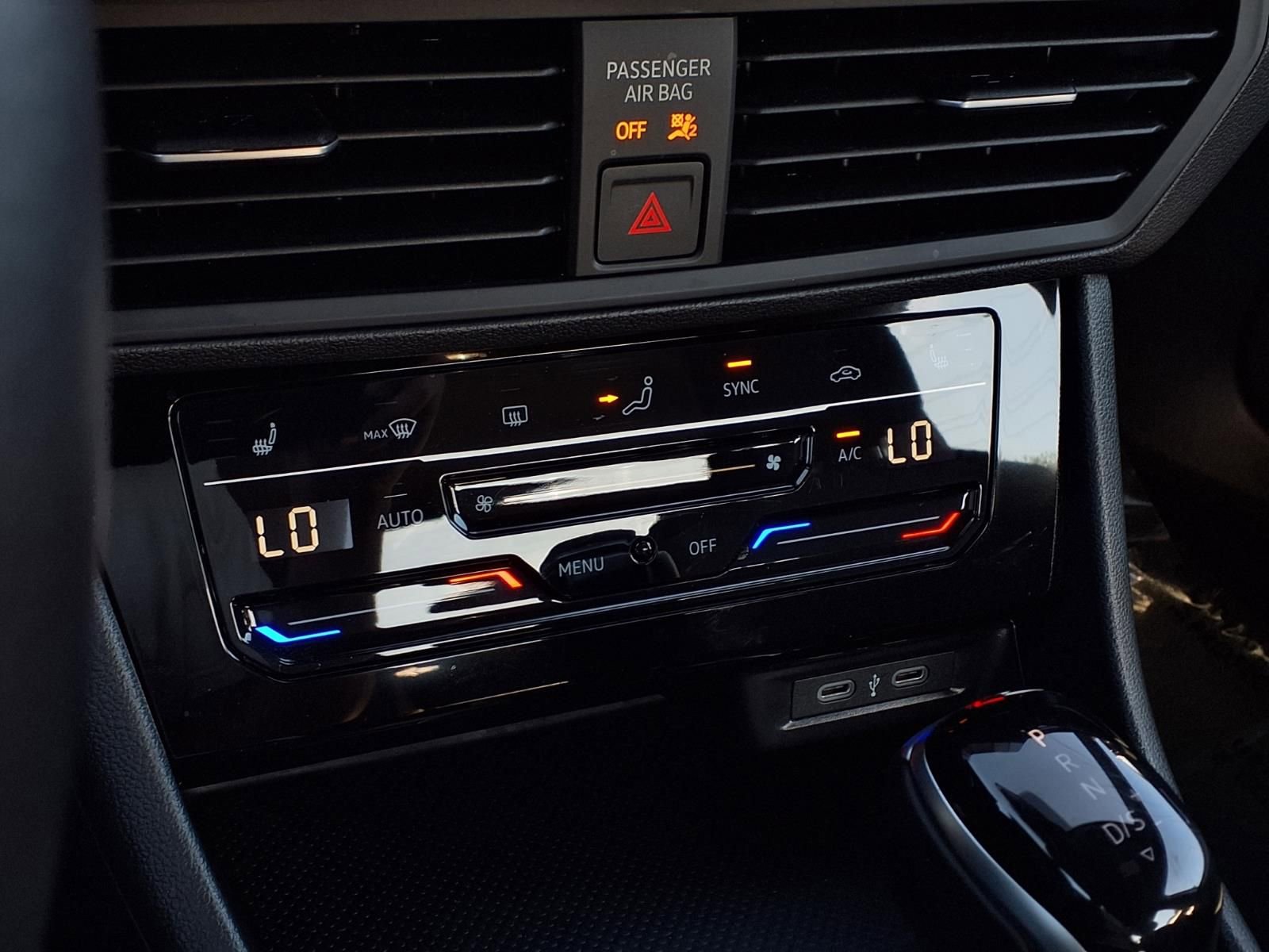 Certified 2025 Volkswagen Jetta Sport FWD image 11