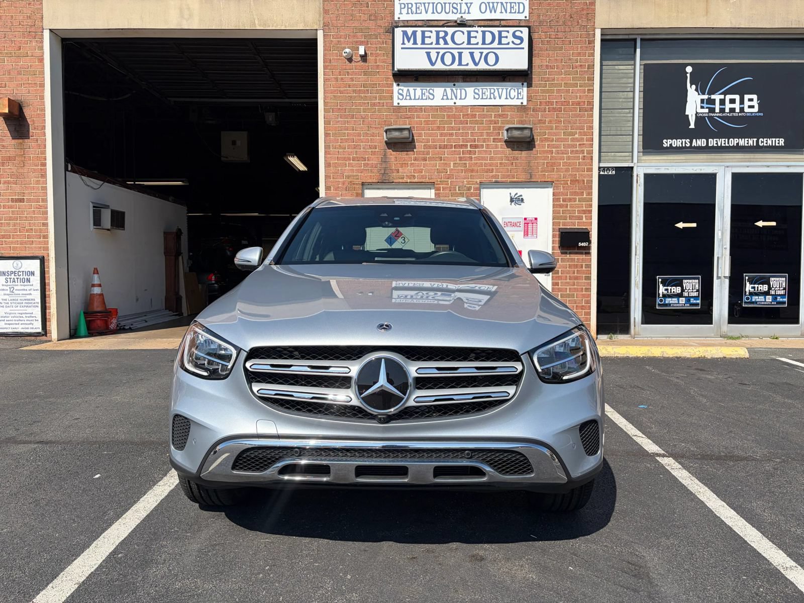 Used 2022 Mercedes-Benz GLC 300 4MATIC w/ Driver Assistance Package image 1