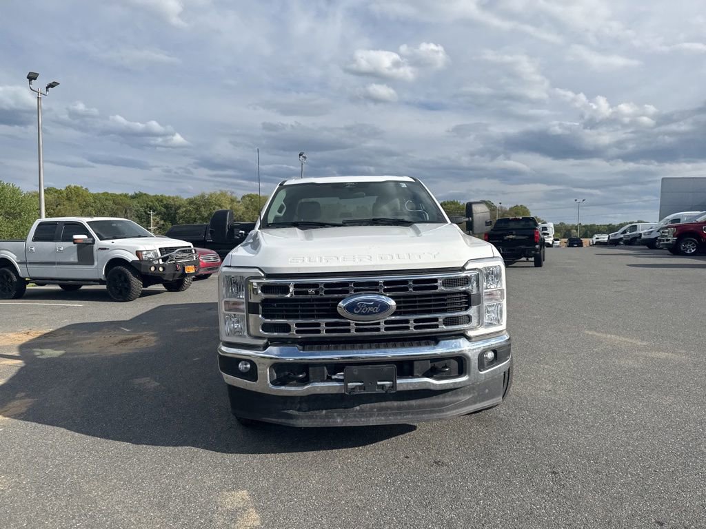Used 2024 Ford F350 XLT AWD/4WD image 2