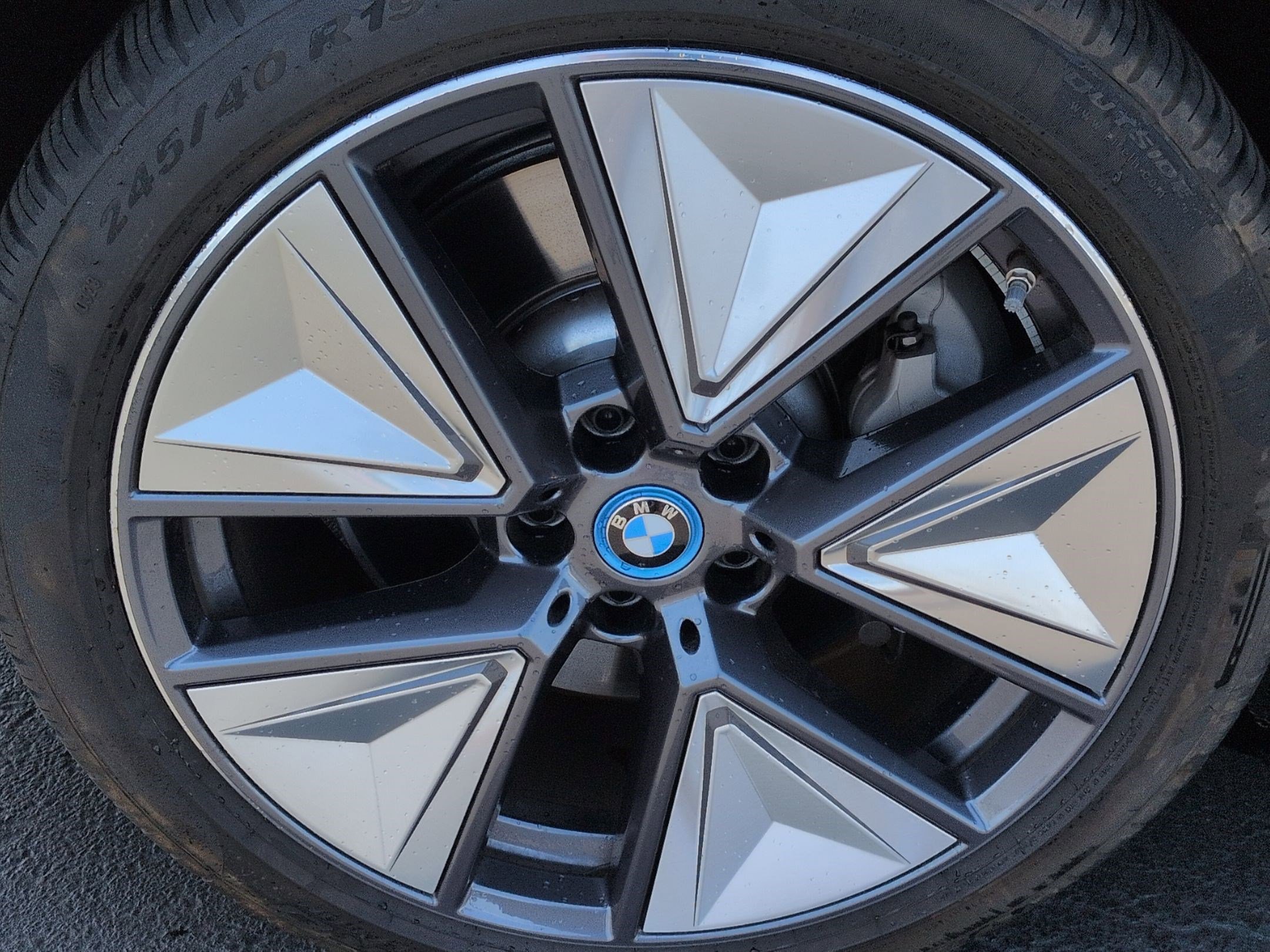 Used 2023 BMW i4 eDrive35 RWD image 13