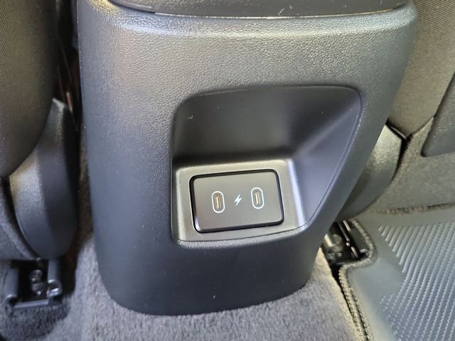 Certified 2025 Hyundai Elantra SEL image 17