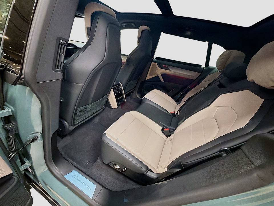 New 2026 Porsche Cayenne Electric AWD/4WD image 24