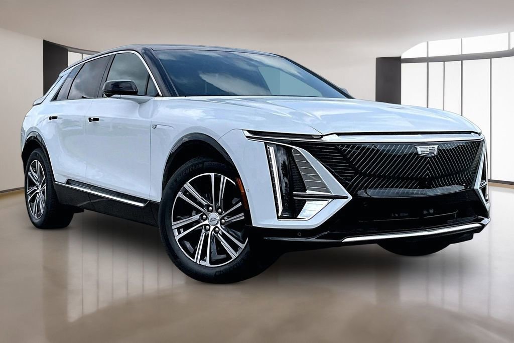 New 2026 Cadillac Lyriq Luxury AWD/4WD image 2
