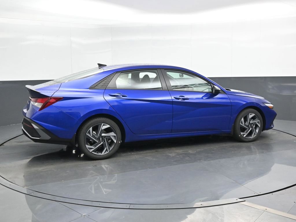 New 2025 Hyundai Elantra Sport image 2