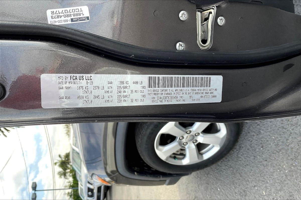 Used 2019 Jeep Compass Latitude w/ Popular Equipment Group FWD image 34