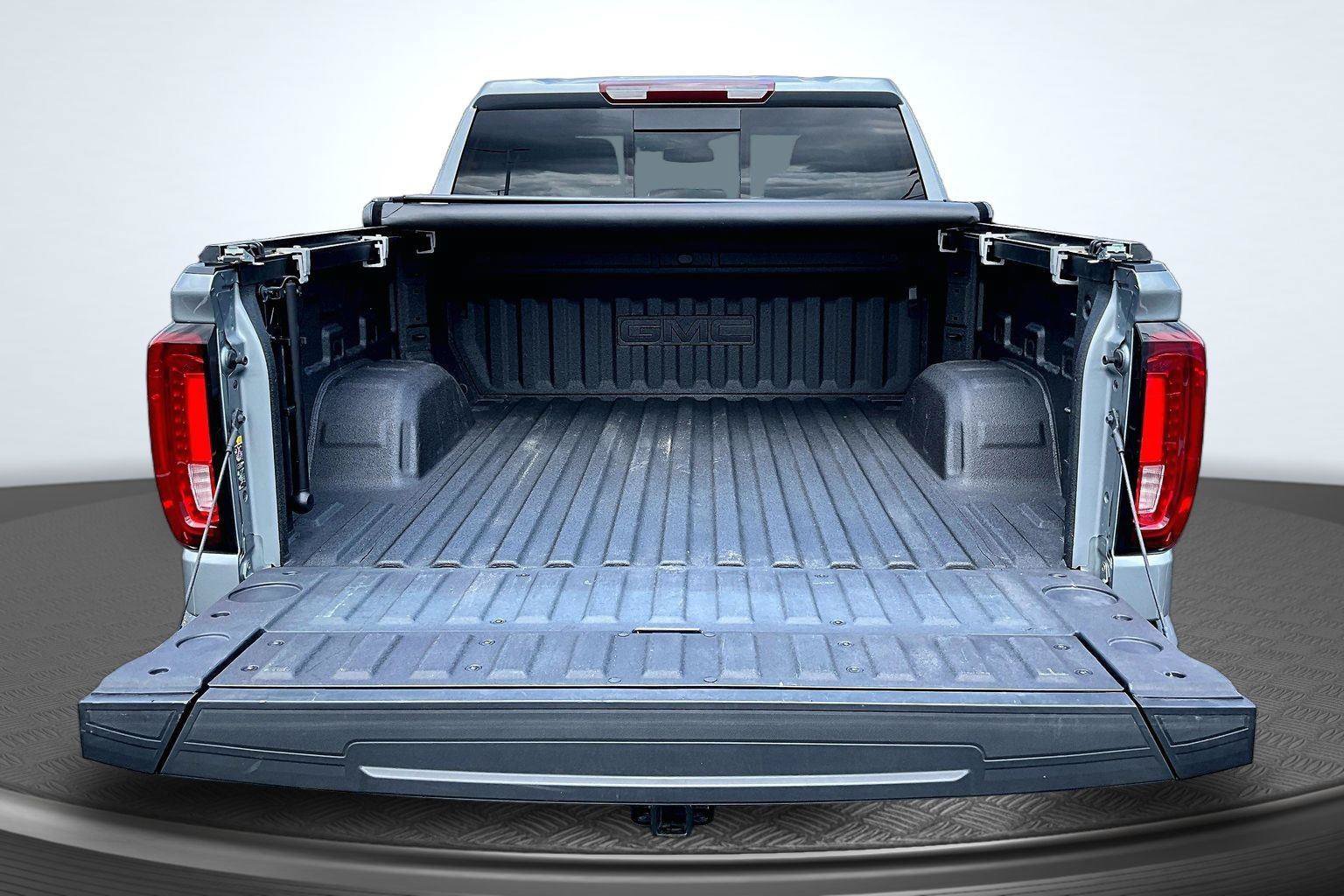 Used 2024 GMC Sierra 1500 SLT w/ SLT Convenience Package AWD/4WD image 5