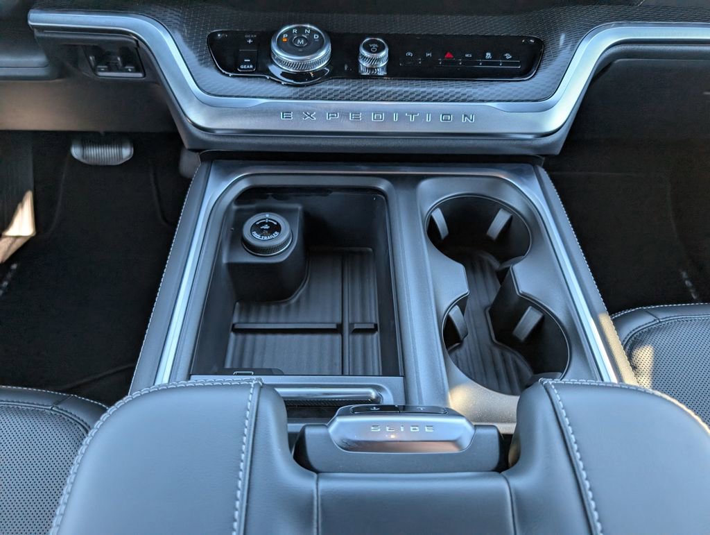 New 2026 Ford Expedition Platinum w/ Stealth Appearance Package image 15