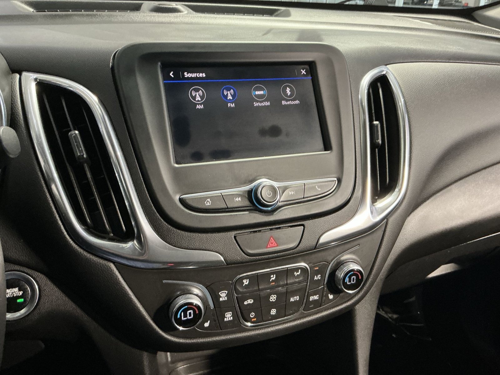 Used 2021 Chevrolet Equinox LT AWD/4WD image 19