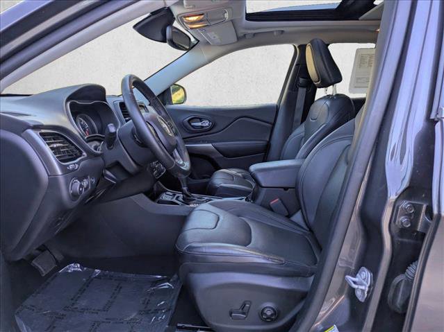 Used 2019 Jeep Cherokee Limited w/ Luxury Group image 17