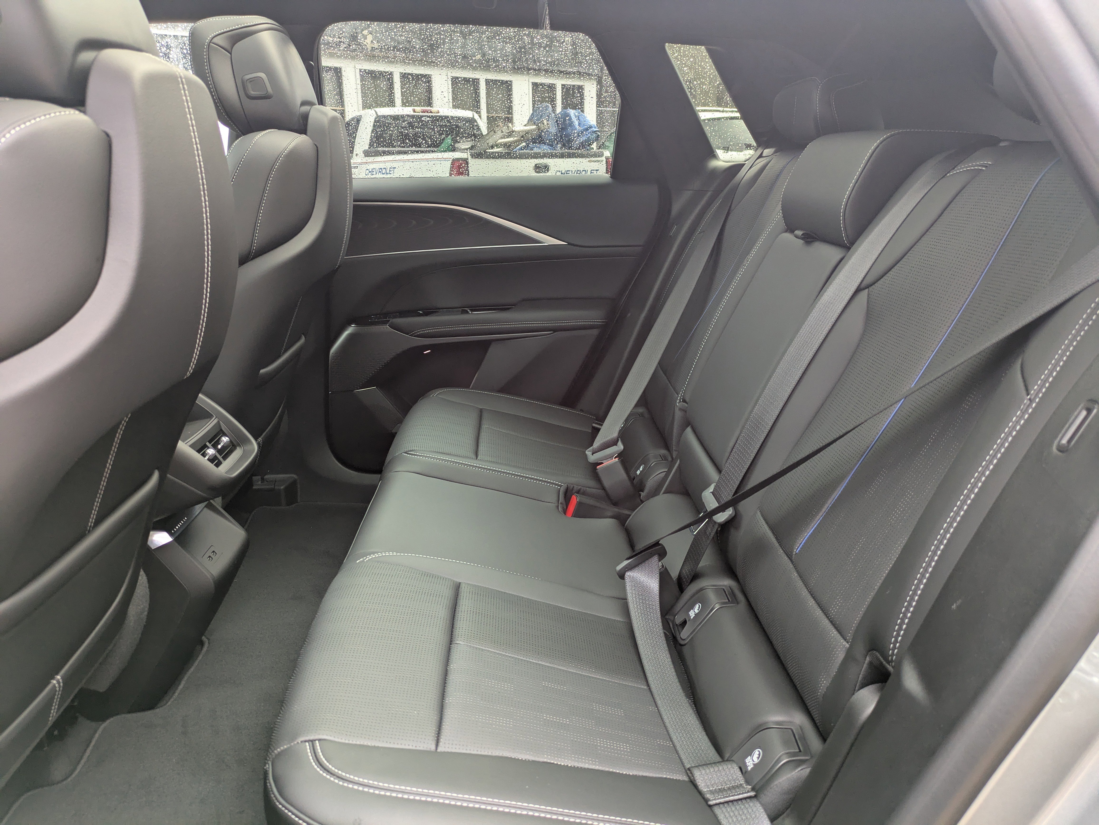 New 2025 Cadillac Lyriq Luxury image 8