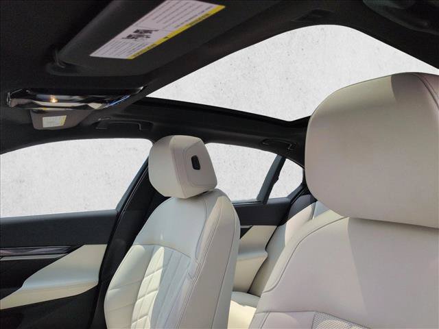 Used 2024 BMW i5 eDrive40i w/ Executive Package RWD image 16