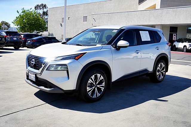 Used 2023 Nissan Rogue SV FWD image 9