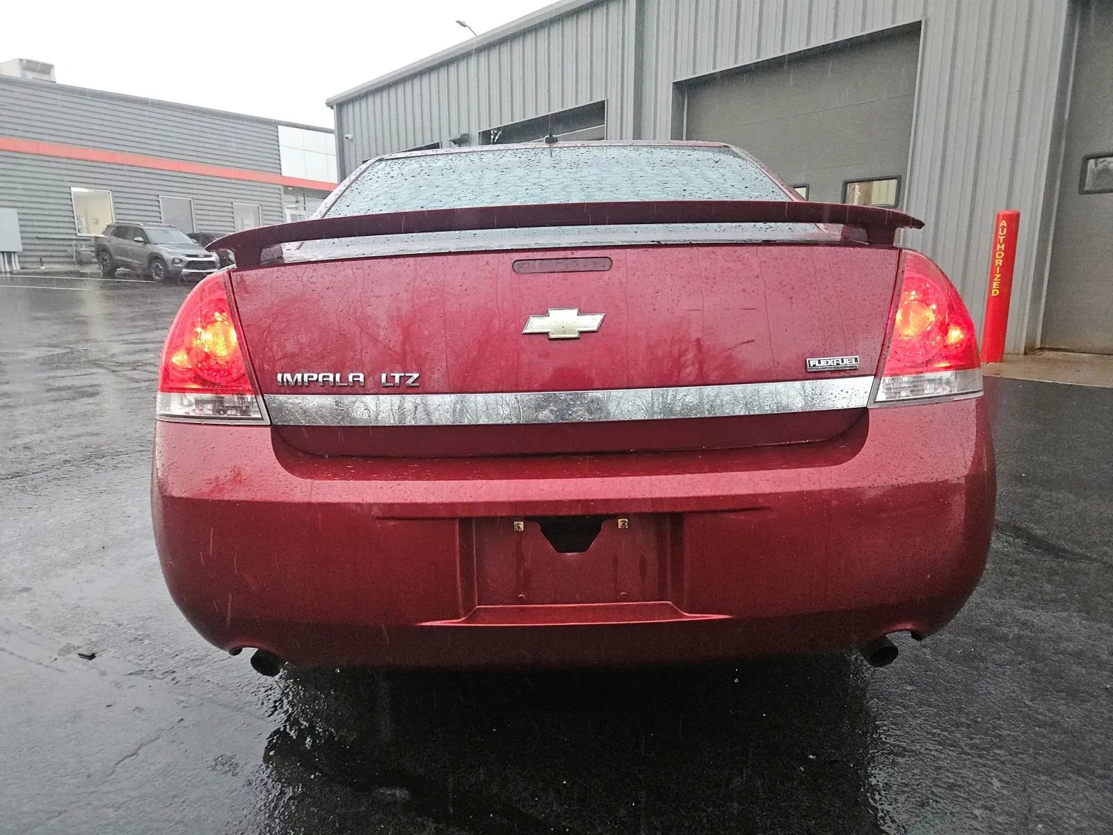 Used 2011 Chevrolet Impala LTZ image 3