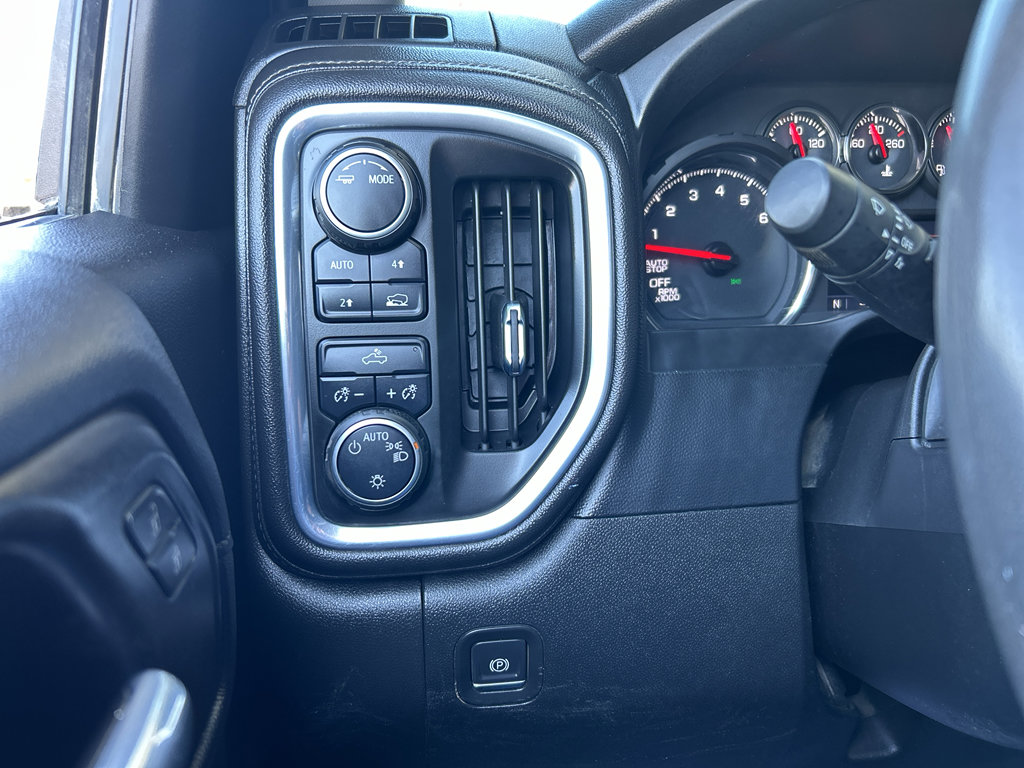 Used 2021 Chevrolet Silverado 1500 LT image 25