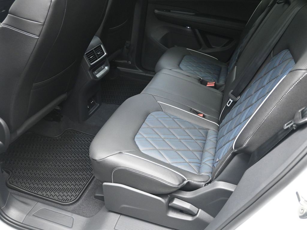 New 2025 Volkswagen Atlas Cross Sport SEL Premium R-Line image 21