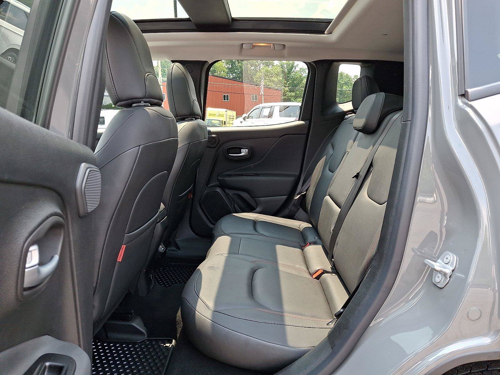 Certified 2022 Jeep Renegade Trailhawk w/ Sun/Sound Group AWD/4WD image 10