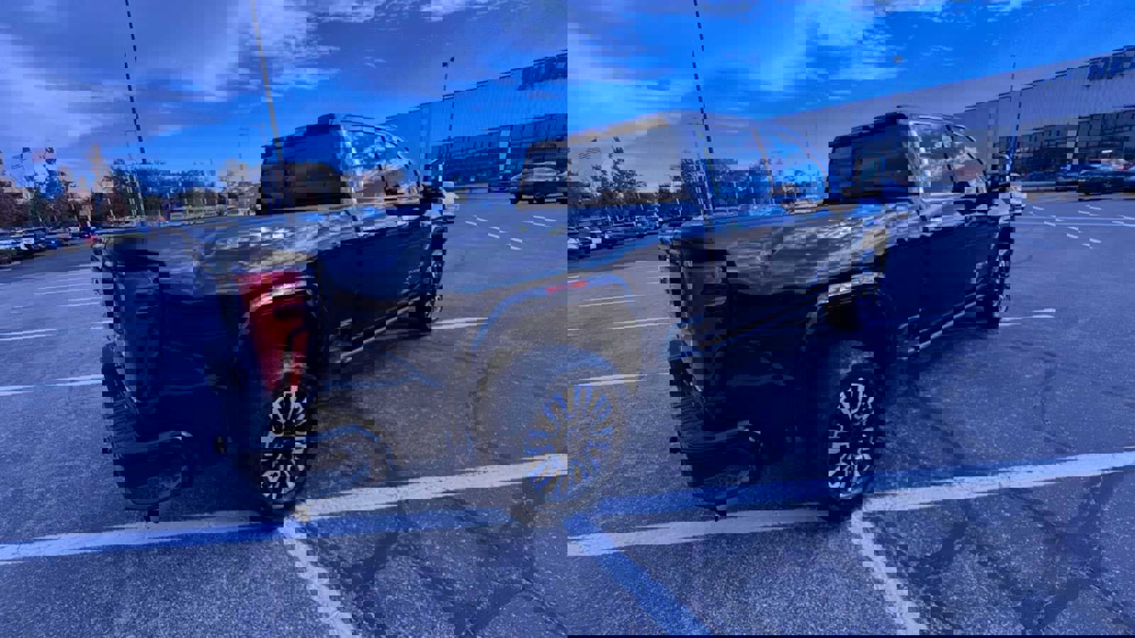 Used 2024 GMC Sierra 3500 Denali Ultimate image 8