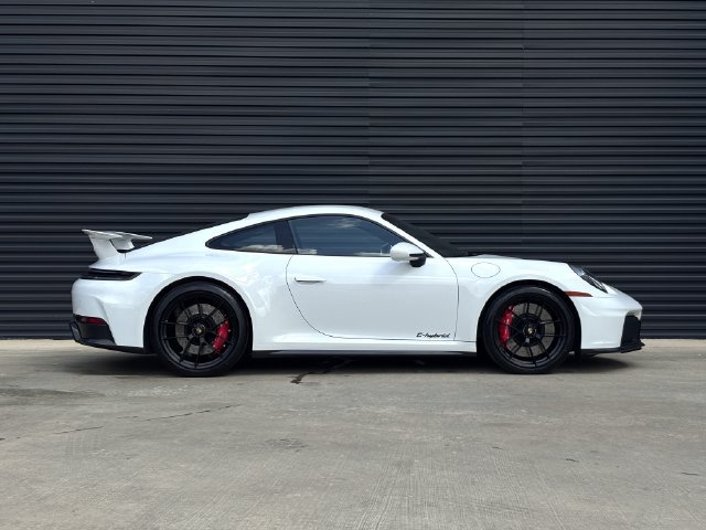 Certified 2025 Porsche 911 Carrera GTS RWD image 8