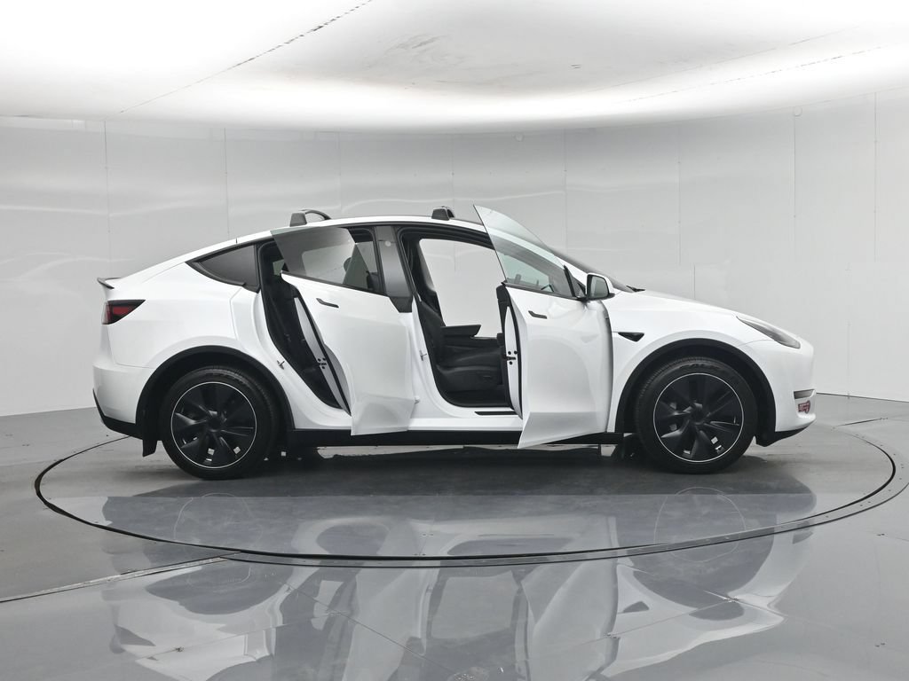 Used 2023 Tesla Model Y Long Range AWD/4WD image 3