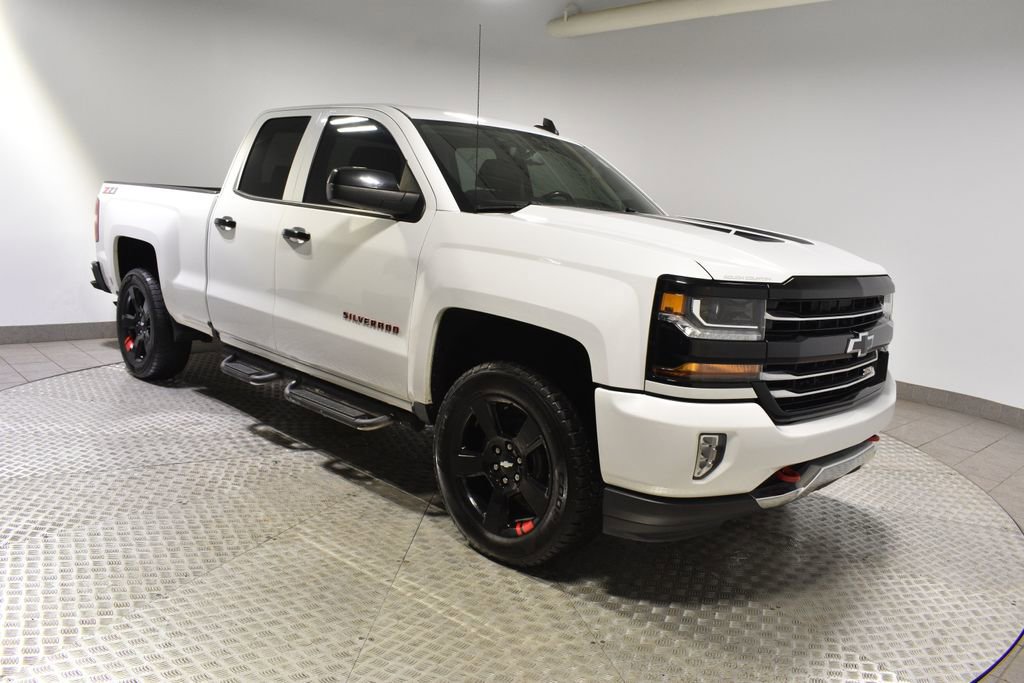 Used 2018 Chevrolet Silverado 1500 LT w/ Redline Edition image 10
