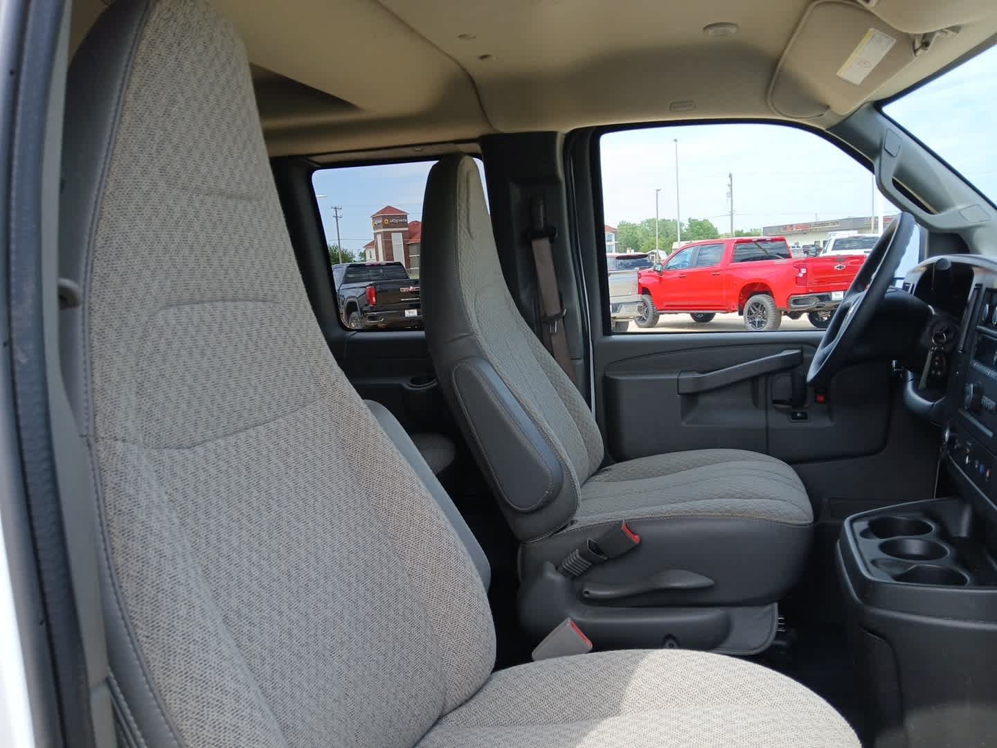 Used 2025 Chevrolet Express 3500 LS RWD image 42